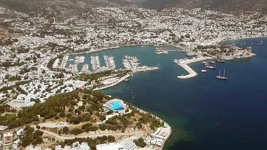 Yeşil ile mavinin buluştuğu Turkuaz koylar misafirlerini bekliyor