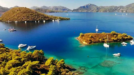 Yeşil ile mavinin buluştuğu Turkuaz koylar misafirlerini bekliyor
