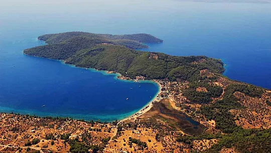 Yeşil ile mavinin buluştuğu Turkuaz koylar misafirlerini bekliyor