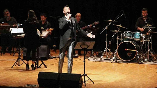 Yeşilçam şarkıları ile nostaljik gece