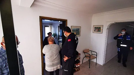 Yıkım kararı çıkan apart otel boşaltılıyor