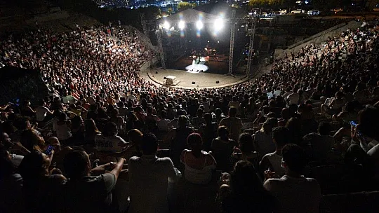Yıldız Tilbe Bodrum'u salladı