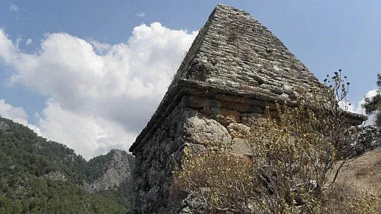 Yıllarca türbe sanıldı, mitolojik bir savaşçıya ait olduğu ortaya çıktı
