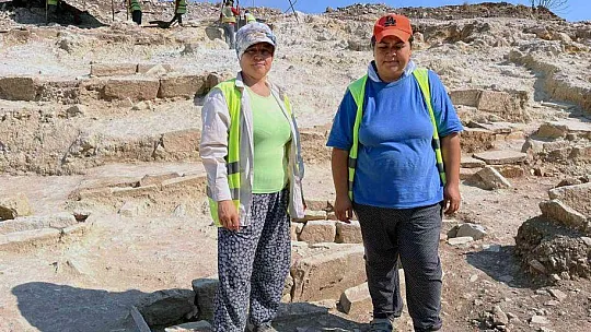 YK ENERJİ BÜNYESİNDE ÇALIŞAN 30 KÖYLÜ KADIN, 5 BİN YILLIK TARİHİ GÜN YÜZÜNE ÇIKARIYOR