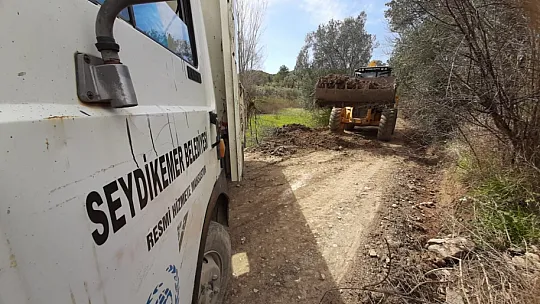 Seydikemer'de Yol Çalışmaları Devam Ediyor