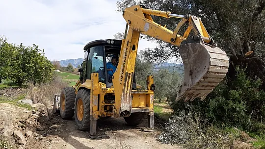 Seydikemer'de Yol Çalışmaları Devam Ediyor