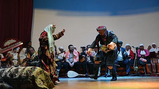 Yaren Gecesi Renkli Görüntülere Sahne Oldu