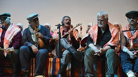 Yaren Gecesi Renkli Görüntülere Sahne Oldu