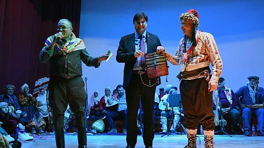 Yaren Gecesi Renkli Görüntülere Sahne Oldu