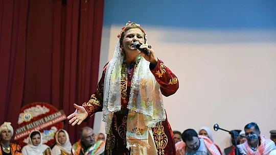 Yaren Gecesi Renkli Görüntülere Sahne Oldu