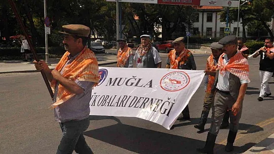 YÖRÜKLER ŞEHİR TURUNDA BİR ARAYA GELDİ
