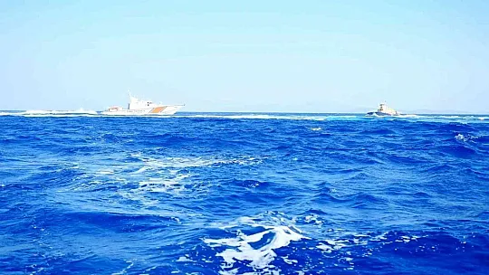 YUNAN SAHİL GÜVENLİĞİ, YELKENLİ TEKNEYİ TACİZ ETTİ, TÜRK ASKERİ 'ROTANIZI DEĞİŞTİRMEYİN, TAM YOL İLERİ' DEDİ