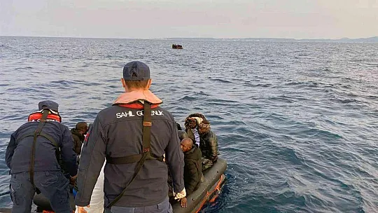 Yunanistan can sallarına bindirip geri gönderiyor