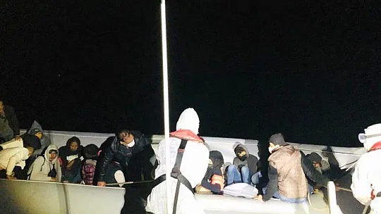Yunanlıların ölüme terk ettiği 24 sığınmacı kurtarıldı