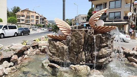 Yunus Nadi Caddesi'ne süs havuzu yapıldı