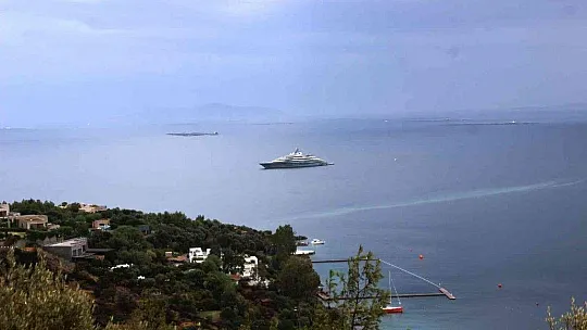 Yüzen saray 'Flying Fox' Bodrum'a demir attı