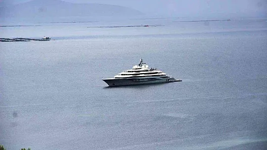 Yüzen saray 'Flying Fox' Bodrum'a demir attı