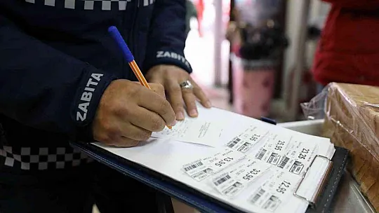 Zabıtadan marketlerde etiket denetimi