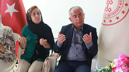 Anma Gecesine Binlerce Kişi Katıldı