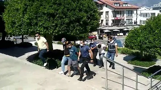 Zengin tatilci görünümlü hırsızlar yakayı ele verdi
