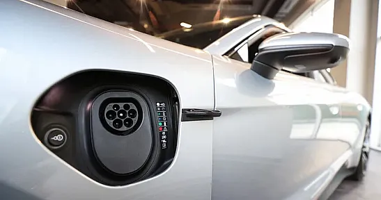 Elektrikli otomobillerde yangın riskine karşı 'yetkili servis ve orijinal parça' uyarısı