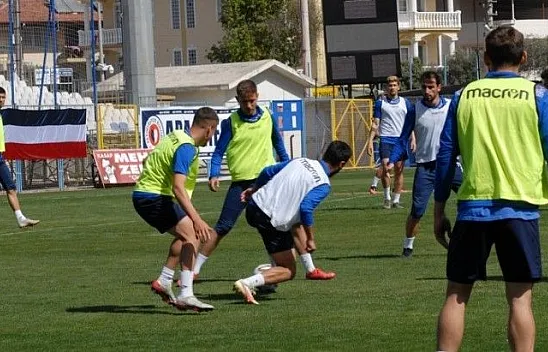Bahri Kaya Fethiyespor'a alışıyor