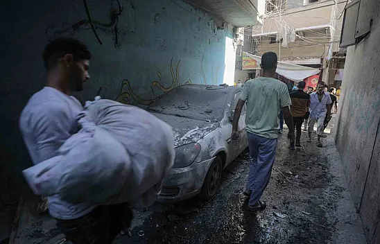 İsrail savaş uçakları Al-Shati mülteci kampını vurdu: 10 ölü