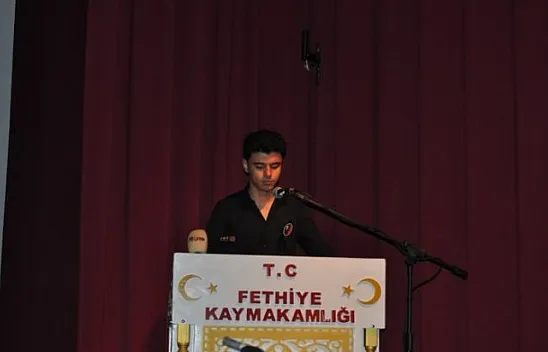 Kahraman Şiiri duygulandırdı