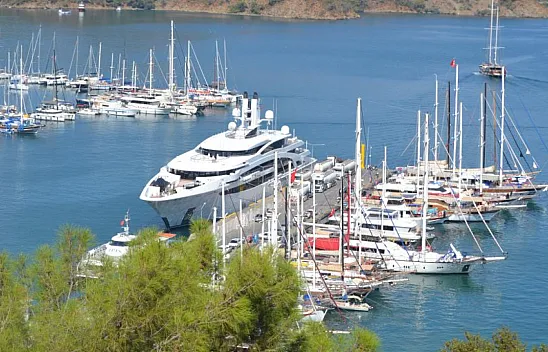 Kazak Milyarderin Mega Yatı Fethiye'ye Geldi