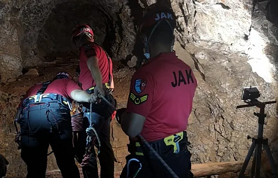 Maden ocağında 40 metrelik tünele düşen genç filmleri aratmayan bir operasyonla kurtarıldı