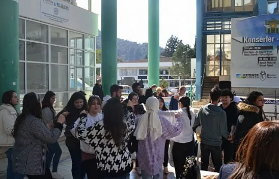 Öğrenciler, yaşlıları unutmadı