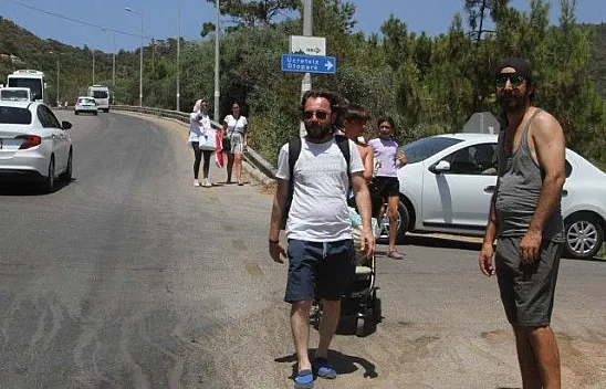 Ölüdeniz'e ulaşmak için kilometrelerce yürüdüler