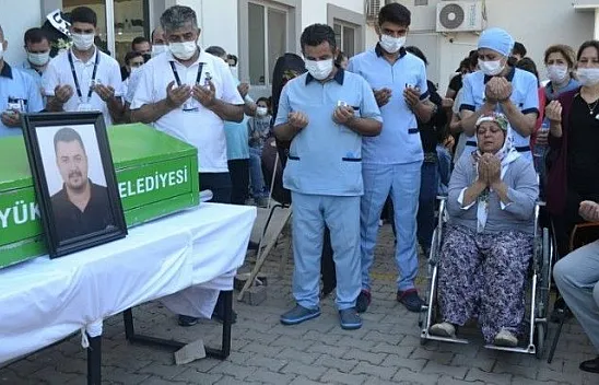 Ambulans sürücüsü yaşam mücadelesini kaybetti