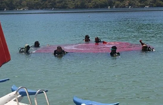 Dalgıç Başkandan deniz dibi temizliği