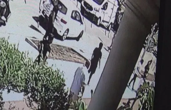 Eski sevgilisiyle gördüğü şahsı parkta bıçakladı