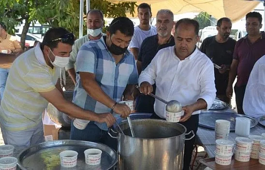 İksirci Tezcan'dan aşure etkinliği