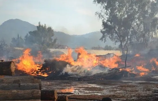 Marangoz Atölyesinde Çıkan Yangın 3 Saatte Kontrol Altına Alındı