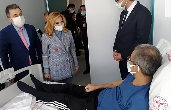 Muğla'da ilk böbrek nakli gerçekleşen Şahinkaya'ya ziyaret