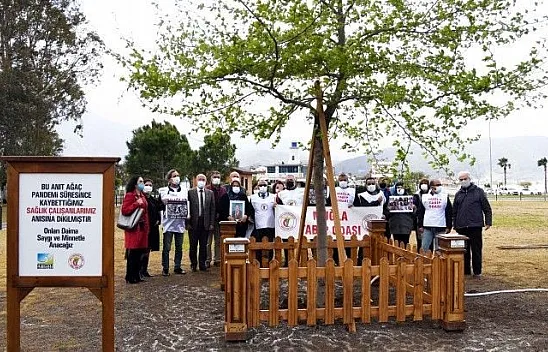 Sağlık Çalışanları için Anıt Ağaç dikildi