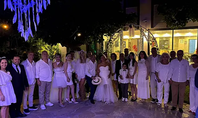 Fethiye'de 10 yıllık evlilik kutlamasında 20 çift nikah tazeledi
