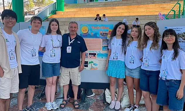 Fethiye'de genç çevrecilerden uluslararası poster sergisi