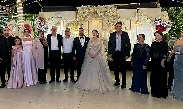 Fethiyeli şampiyon boksör Kubilay Alcu ile İrem Akman nişanlandı