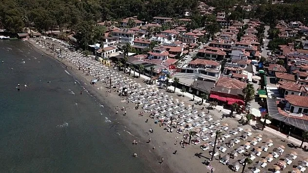 'Sakin Kent' mavi gerdanlığını taktı