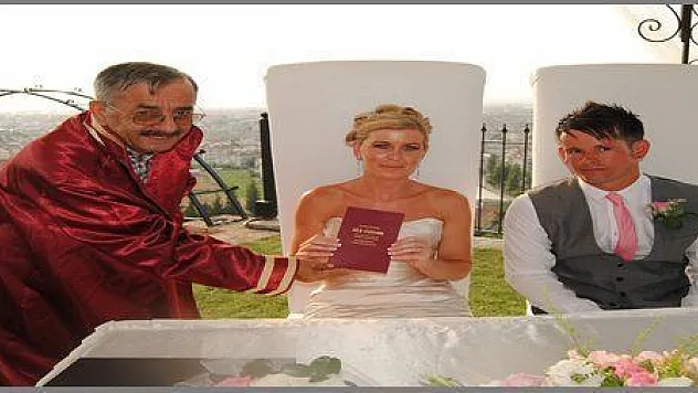 SON BİR YILDA 355 YABANCI EVLİLİK GERÇEKLEŞTİ