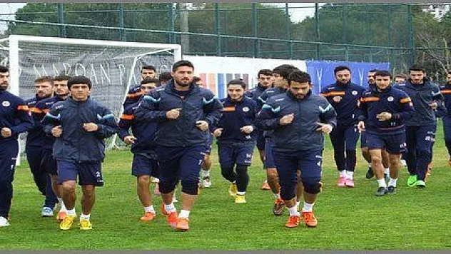 FETHİYESPOR ANTALYA'DA FORM TUTUYOR