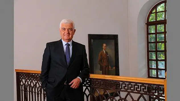 Atatürk tüm dünyada örnek devlet adamı