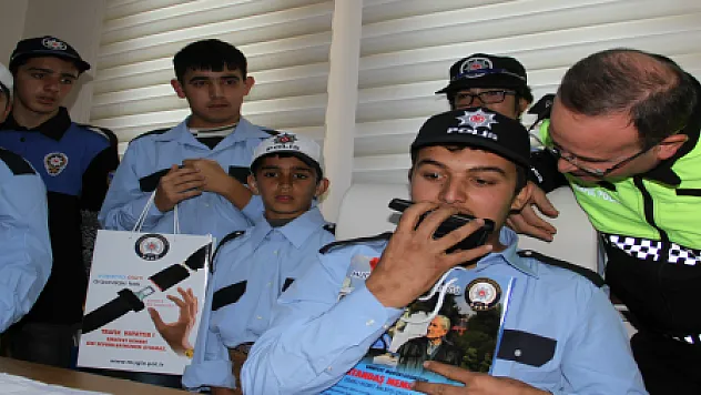 FETHİYE'DE ENGELLİ ÖĞRENCİLER POLİS OLDU