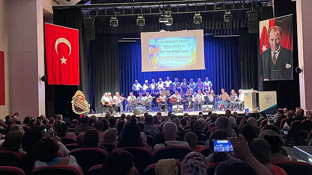 100 Yaş Evi Korosu Fethiye'de Alkış Topladı
