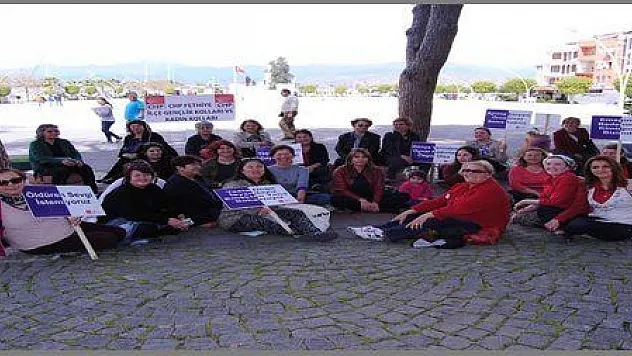  CHP'Lİ KADINLAR 'ÖZGECAN YASASINI' İSTEDİ