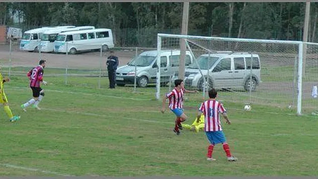 ÇAMKÖY ULA'YI 4-1YENDİ (görüntülü)